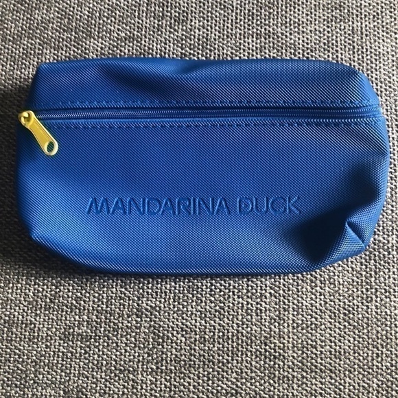 Mandarina Duck Faux Leather Small Makeup Travel Pouch Zippier Royal Blue - Picture 3 of 10